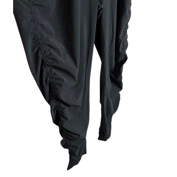 Athleta Attitude Jogger Black Shirred Mid Rise Athleisure Pants Travel Size 16 T - Picture 8 of 12